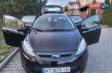 Хэтчбек Ford Fiesta 2013 в 