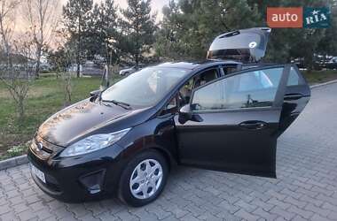 Хэтчбек Ford Fiesta 2013 в 