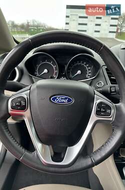 Седан Ford Fiesta 2017 в 