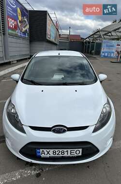 Хэтчбек Ford Fiesta 2011 в 