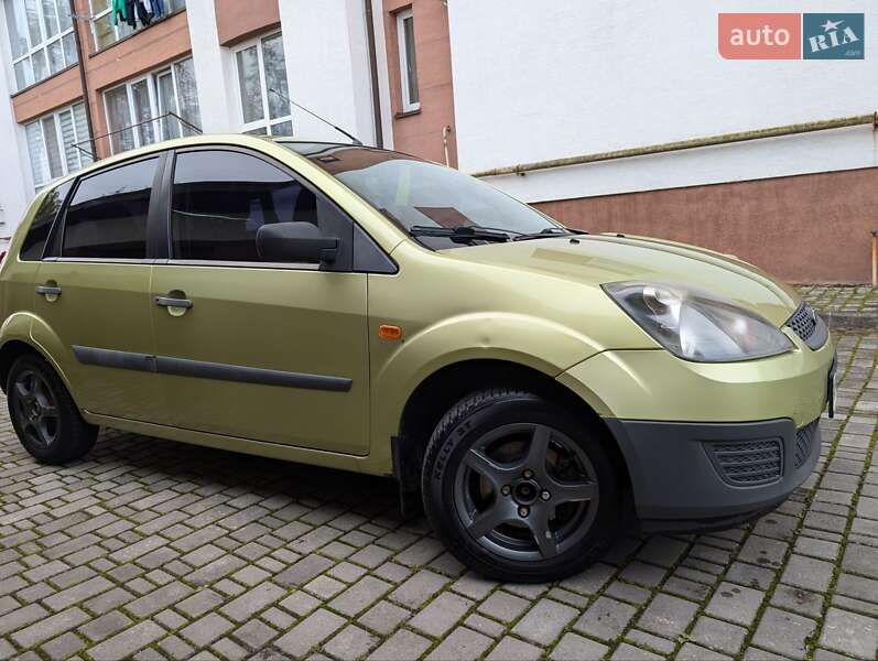 Хетчбек Ford Fiesta 2006 в Івано-Франківську