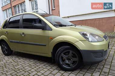 Хэтчбек Ford Fiesta 2006 в 
