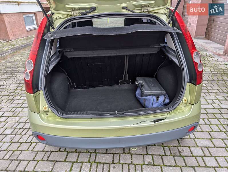 Хетчбек Ford Fiesta 2006 в Івано-Франківську