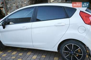 Хэтчбек Ford Fiesta 2018 в 