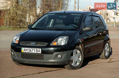 Хэтчбек Ford Fiesta 2008 в 