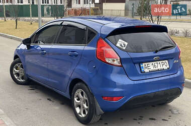 Хэтчбек Ford Fiesta 2012 в 