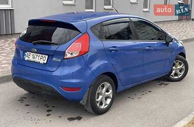 Хэтчбек Ford Fiesta 2012 в 