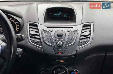 Хэтчбек Ford Fiesta 2012 в 