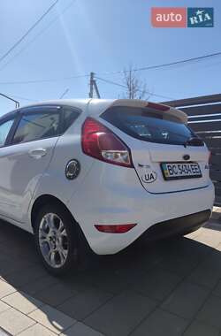 Хетчбек Ford Fiesta 2013 в 