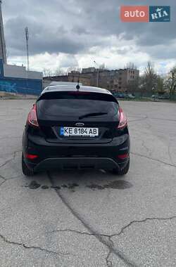 Хетчбек Ford Fiesta 2013 в 