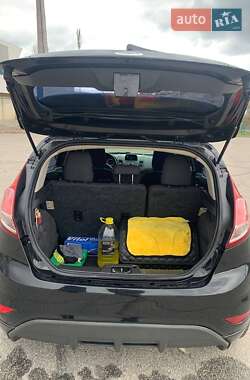 Хетчбек Ford Fiesta 2013 в 