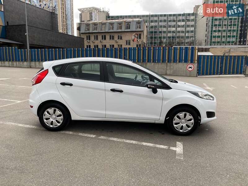 Хэтчбек Ford Fiesta 2013 в Киеве