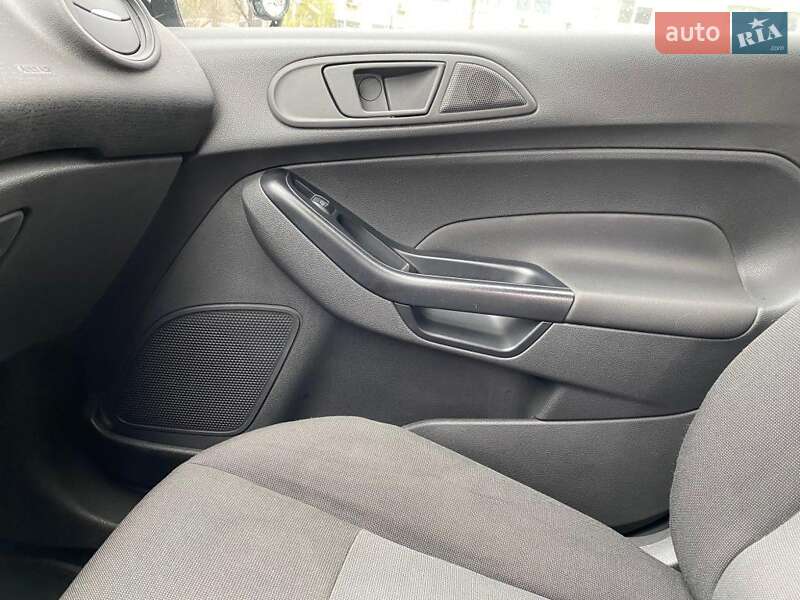 Хэтчбек Ford Fiesta 2013 в Киеве