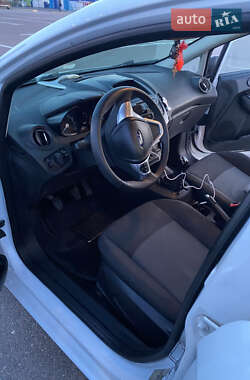 Хэтчбек Ford Fiesta 2013 в 
