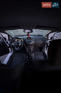 Хэтчбек Ford Fiesta 2013 в 