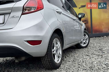 Хэтчбек Ford Fiesta 2018 в 