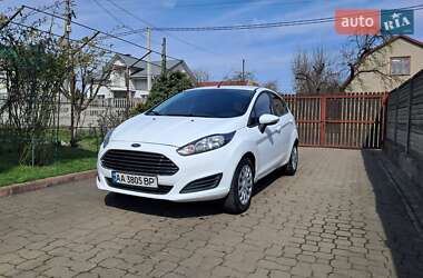 Хэтчбек Ford Fiesta 2015 в 