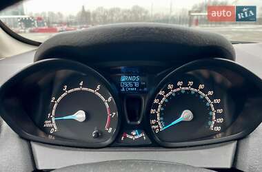 Хэтчбек Ford Fiesta 2016 в 