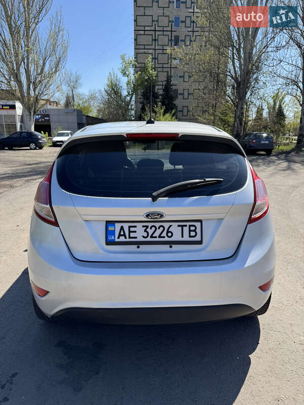 Седан Ford Fiesta 2013 в Кривом Роге