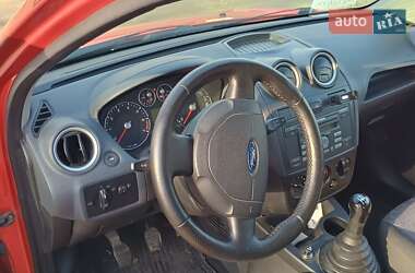 Хэтчбек Ford Fiesta 2006 в 