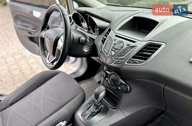 Хетчбек Ford Fiesta 2015 в 
