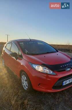 Хэтчбек Ford Fiesta 2012 в 
