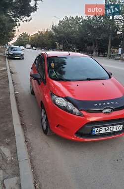 Хэтчбек Ford Fiesta 2012 в 