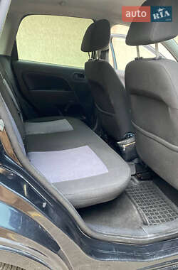 Хэтчбек Ford Fiesta 2008 в 