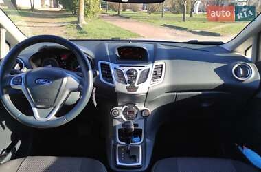 Хэтчбек Ford Fiesta 2011 в 