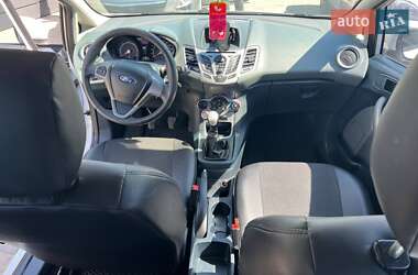 Хэтчбек Ford Fiesta 2010 в 