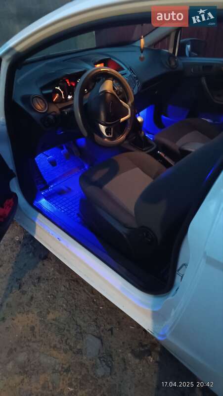 Хэтчбек Ford Fiesta 2012 в Луцке