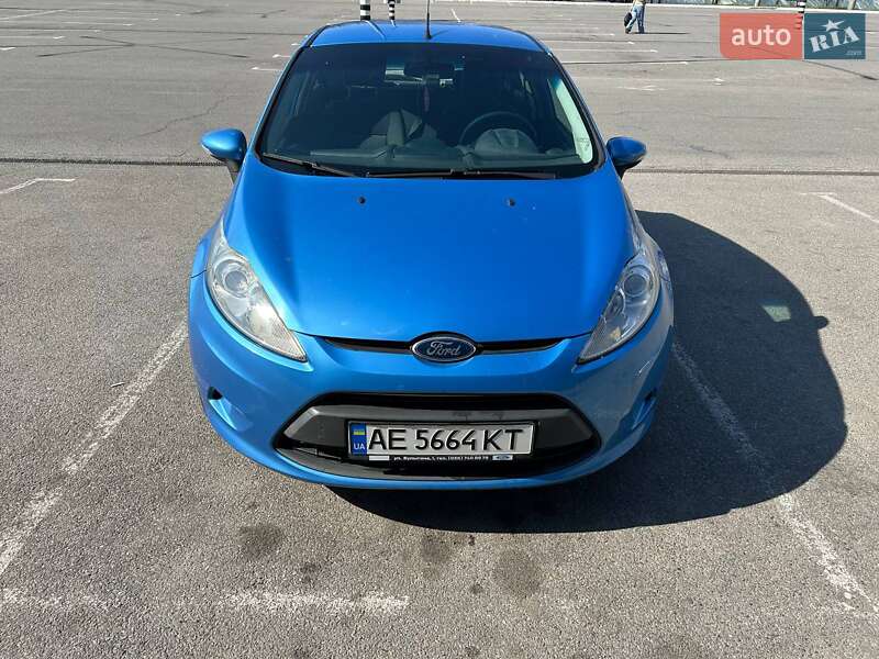 Хэтчбек Ford Fiesta 2011 в 