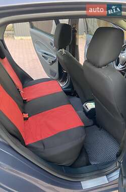 Хэтчбек Ford Fiesta 2011 в 