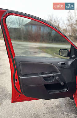 Хэтчбек Ford Fiesta 2007 в 