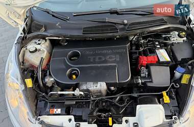Хэтчбек Ford Fiesta 2011 в 