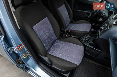 Хетчбек Ford Fiesta 2006 в 
