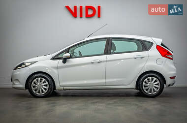 Хэтчбек Ford Fiesta 2012 в 