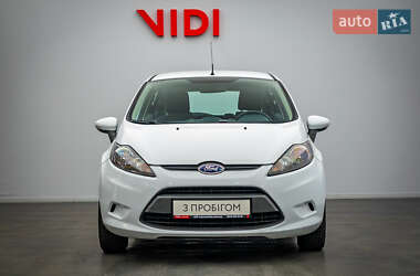 Хэтчбек Ford Fiesta 2012 в 