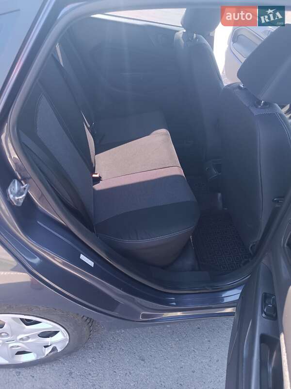 Седан Ford Fiesta 2012 в Полтаве