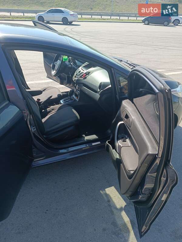 Седан Ford Fiesta 2012 в Полтаве