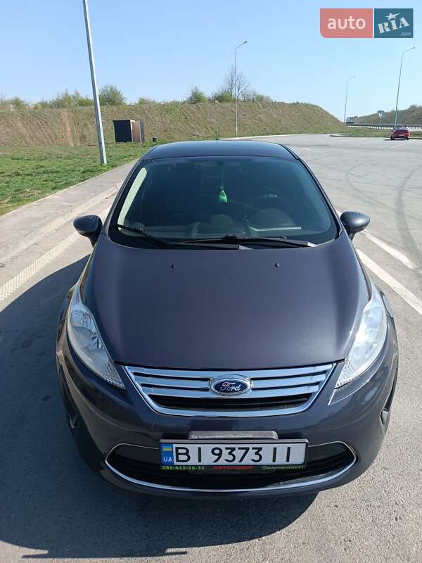 Седан Ford Fiesta 2012 в Полтаве