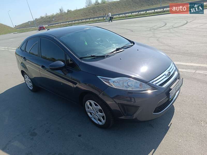 Седан Ford Fiesta 2012 в Полтаве