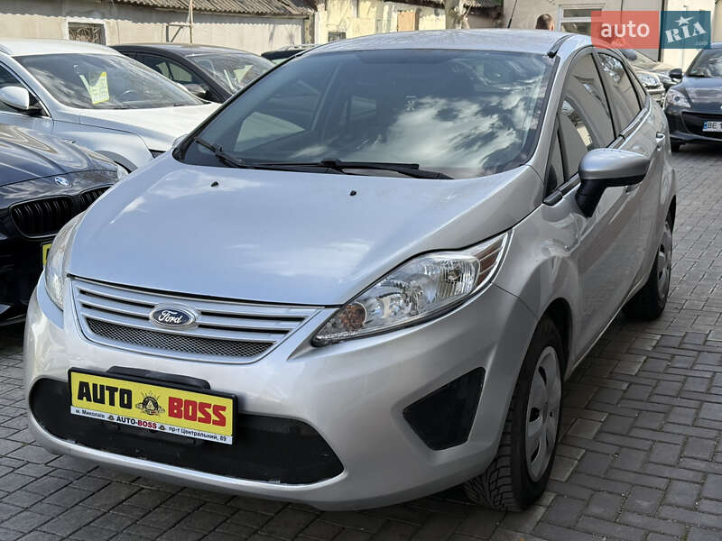 Седан Ford Fiesta 2012 в 