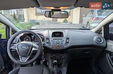Хэтчбек Ford Fiesta 2015 в 