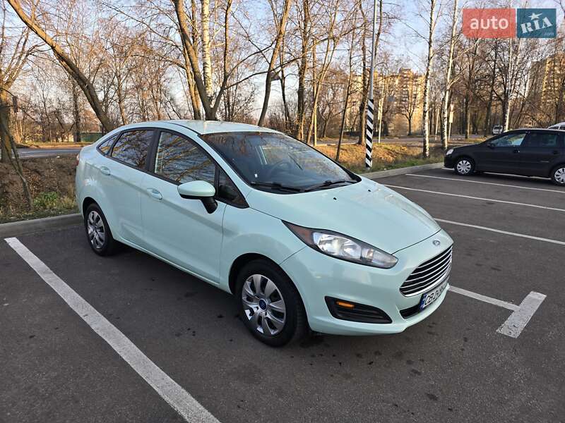 Седан Ford Fiesta 2017 в Чернігові