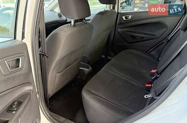 Хэтчбек Ford Fiesta 2013 в 