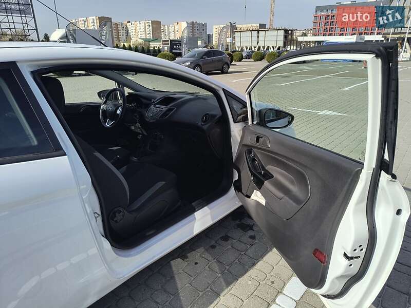 Хэтчбек Ford Fiesta 2015 в Львове фото 17 Хэтчбек Ford Fiesta 2015 в Львове