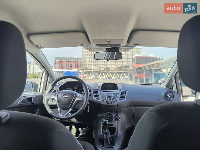 Хэтчбек Ford Fiesta 2015 в Львове фото 27 Хэтчбек Ford Fiesta 2015 в Львове