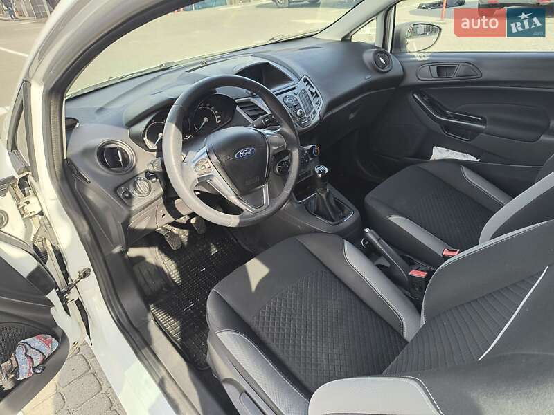 Хэтчбек Ford Fiesta 2015 в Львове фото 33 Хэтчбек Ford Fiesta 2015 в Львове