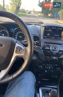 Седан Ford Fiesta 2013 в 